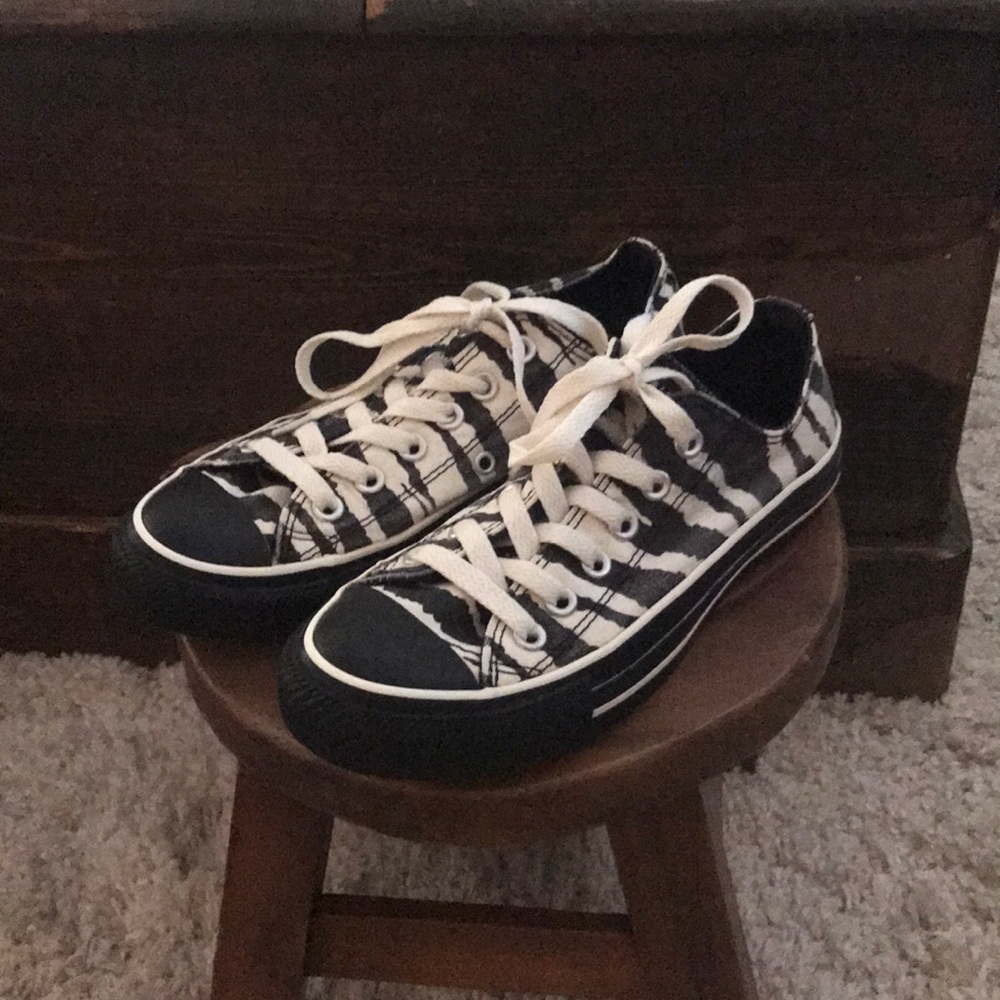 Converse black and white zebra stripe.